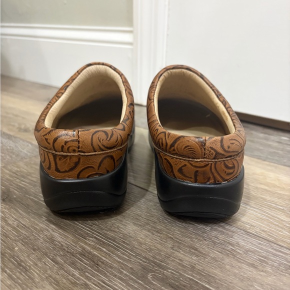 Alegria Kayla Professional Clogs - Picture 6 of 13